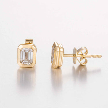 Essential Emerald Bezel Set Earring