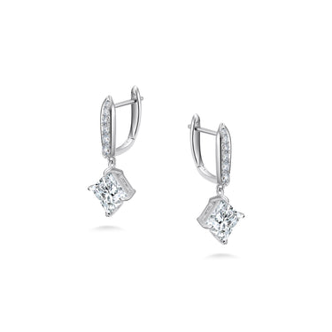 Aura Curve Princess Diamond Earrings