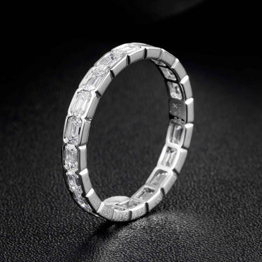 Essential Ring 6 (Emerald Horizontal)