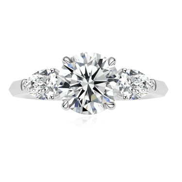 三石 · 圆型培育钻石戒指